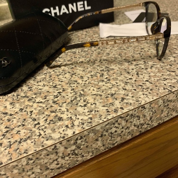 Chanel Sunglasses - Picture 7 of 8